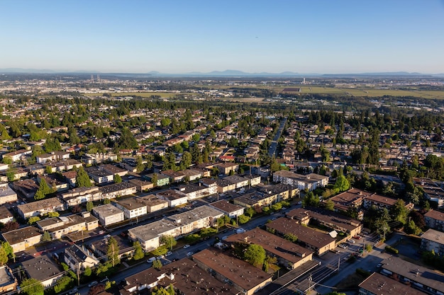 Vista aérea de um bairro residencial suburbano em uma cidade moderna