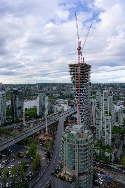 Vista aérea de um novo canteiro de obras no centro de Vancouver