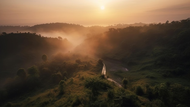 Vista aérea de uma paisagem montanhosa com um nascer do sol nublado ao fundo