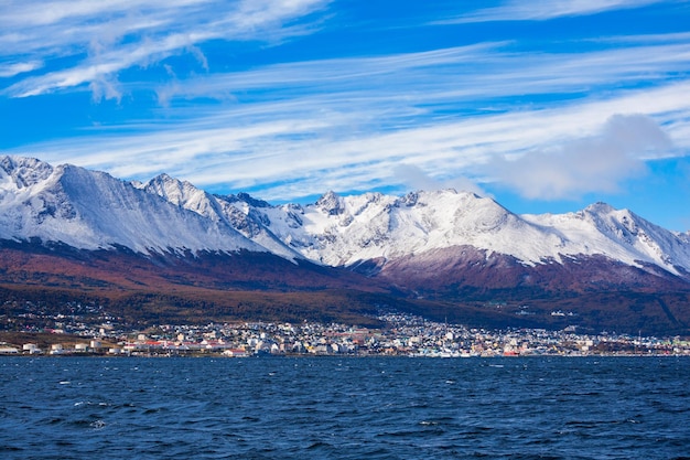 Vista aérea de Ushuaia. Ushuaia é a capital da província de Tierra del Fuego, na Argentina.