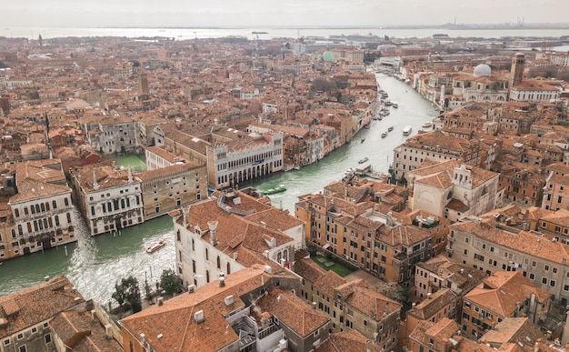 Vista aérea de Veneza e seu Grande Canal