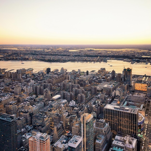 Vista aérea de West, Nova York e Nova Jersey, EUA. Rio Hudson ao fundo