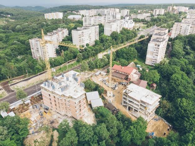 Vista aérea del desarrollo de edificios de gran altura del sitio de construcción