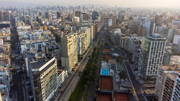 Vista aérea del distrito de Miraflores en Lima Perú