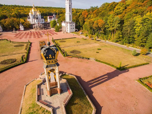 Vista aérea do altar sagrado para peregrinos em zarvanytsia