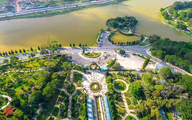 Vista aérea do belo destino turístico da cidade de Da Lat no planalto central do Vietnã.
