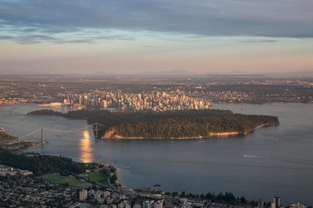 Vista aérea do centro da cidade de Vancouver City Modern Cityscape