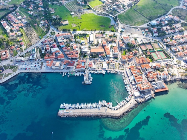 Foto vista aérea do distrito de urla em izmir, a terceira maior cidade da turquia. iskele - urla - turquia