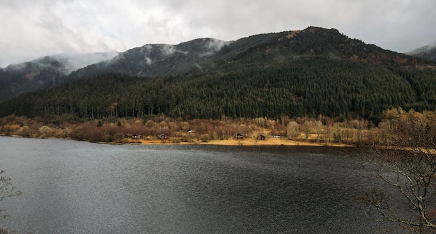 Vista aérea do drone Loch Lubnaig Escócia Reino Unido