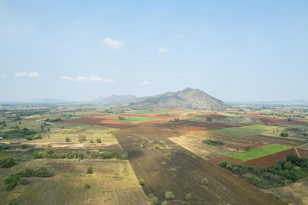 Vista aérea do drone voador de arroz de campo com padrão verde paisagem fundo da natureza vista de cima arroz de campo