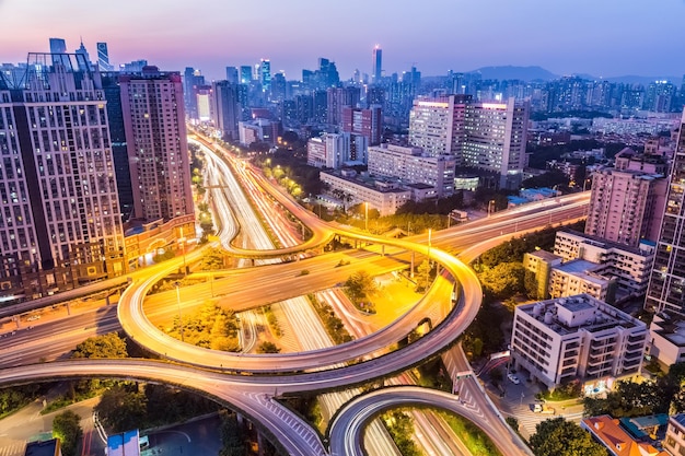 Vista aérea do intercâmbio huangpu em guangzhou ao anoitecer