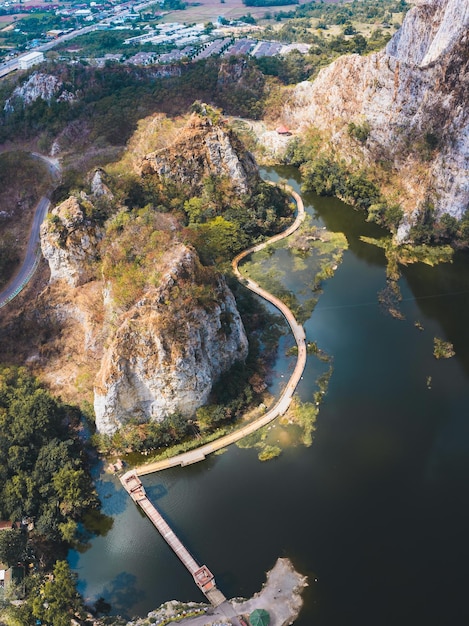 Vista aérea do Khao Ngu Stone Park em Ratchaburi Tailândia