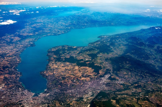 Vista aérea do lago Zurique do avião