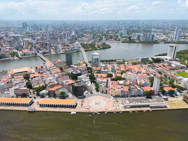 Vista aérea do marco zero antigo na cidade de Recife, Pernambuco, Brasil