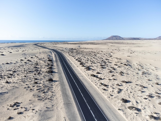 Vista aérea do Parque Natural de Corralejo Sand Dunes em Fuerteventura