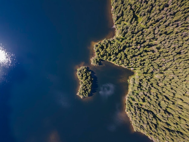 Vista aérea do reservatório de Shiroka polyana, na Bulgária