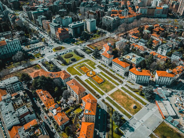 Vista aérea dos arranha-céus City Life Milano Three Towers na Europa