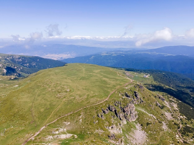 Vista aérea dos Sete Lagos de Rila, na Bulgária