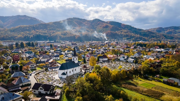 Vista aérea de drones de Viseu de Sus, Rumania