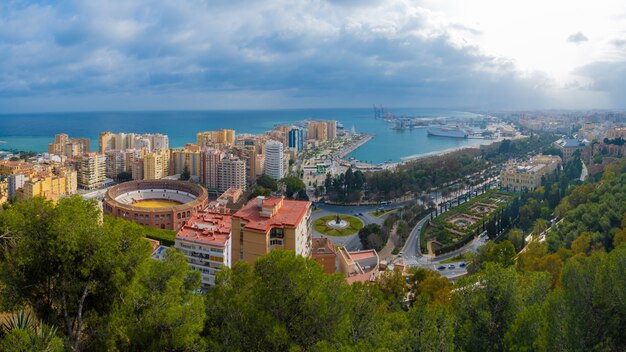 vista aérea e panorâmica de bullrimg na malaga