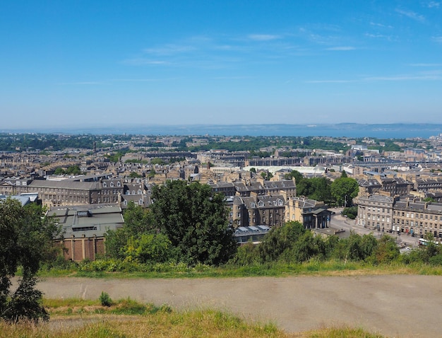 Vista aérea de Edimburgo desde Calton Hill