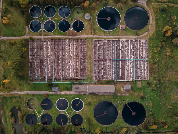 Vista aérea del espacio de copia del sistema de limpieza de agua de la ciudad de la ciudad