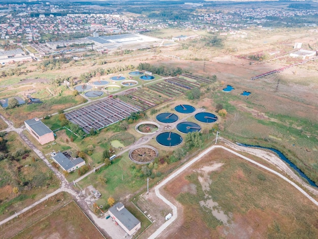 Vista aérea del espacio de copia del sistema de limpieza de agua de la ciudad de la ciudad