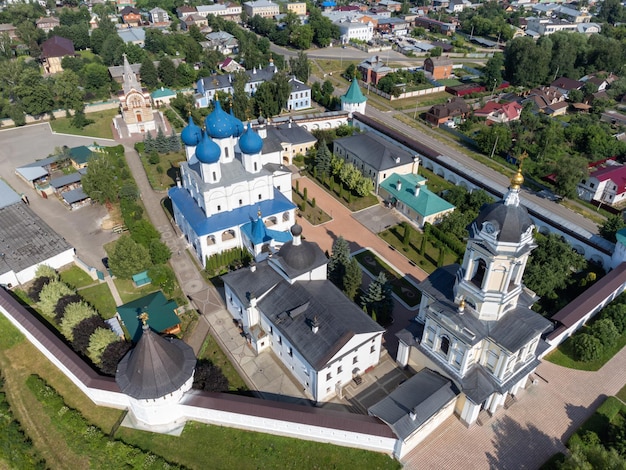 Vista aérea del famoso monasterio de hombres Vysotsky en SerpukhovRussia