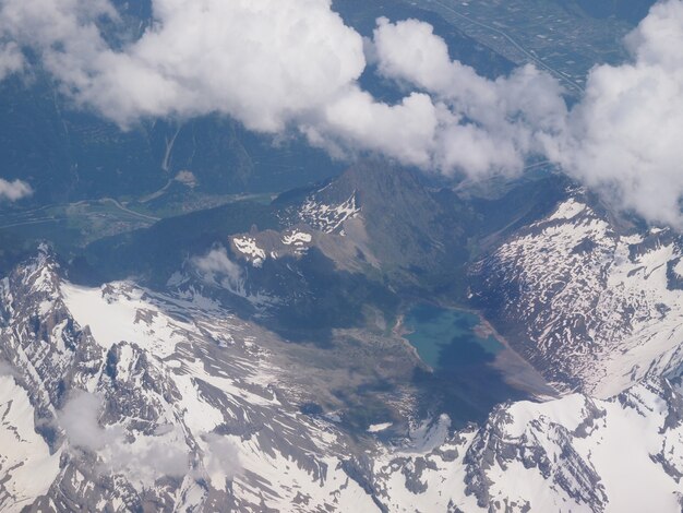 Vista aérea del glaciar de los Alpes