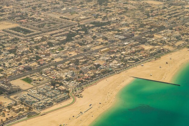 Vista aérea desde helicóptero del horizonte de Dubai