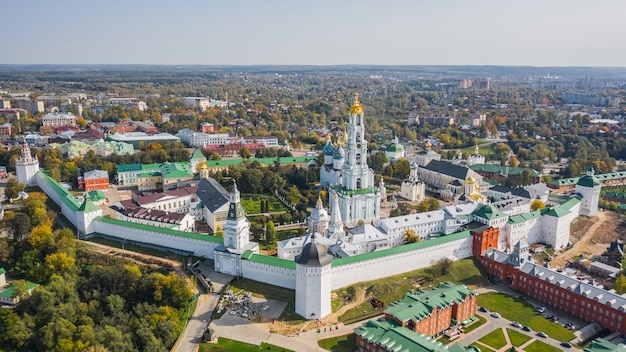 Vista aérea del Holy Trinity-St. Sergio Lavra en Sergiyev Posad