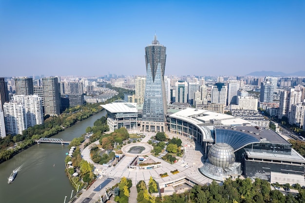Vista aérea del horizonte de la ciudad moderna de Hangzhou, China