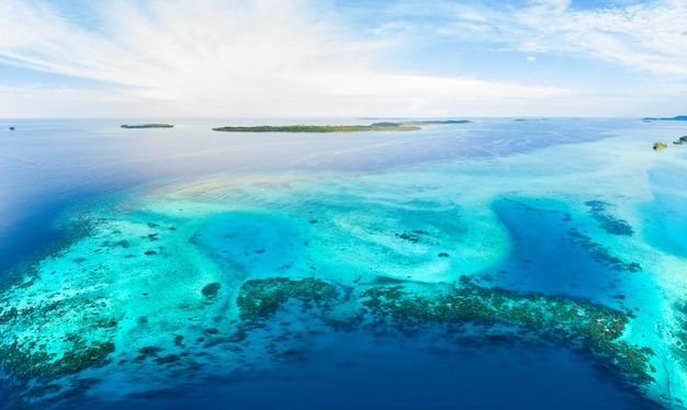 Vista aérea, ilhas banyak, sumatra, arquipélago tropical, indonésia