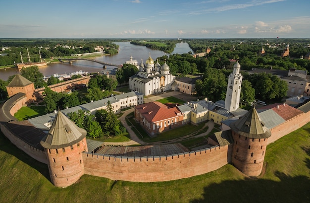 Vista aérea del Kremlin de Velikiy Novgorod en Rusia. Objeto del patrimonio mundial de la UNESCO