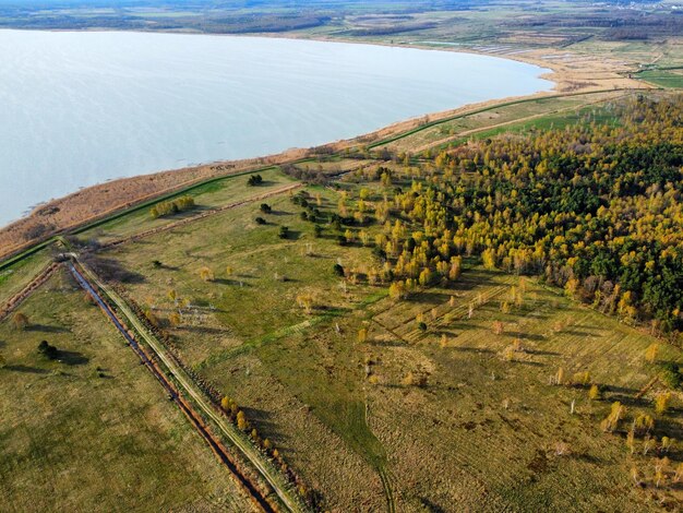 Foto vista aérea de un lago