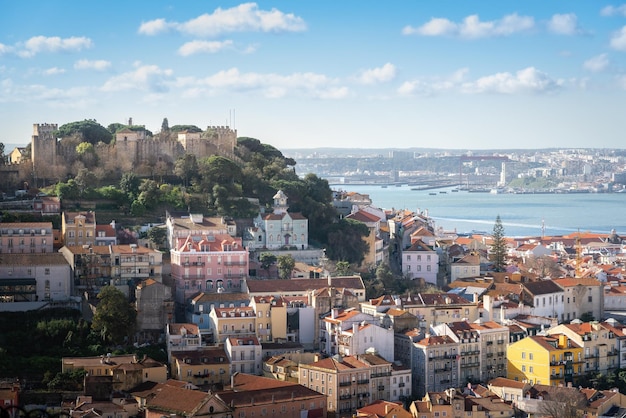 Foto vista aérea de lisboa con el castillo de san jorge castelo de sao jorge lisboa portugal