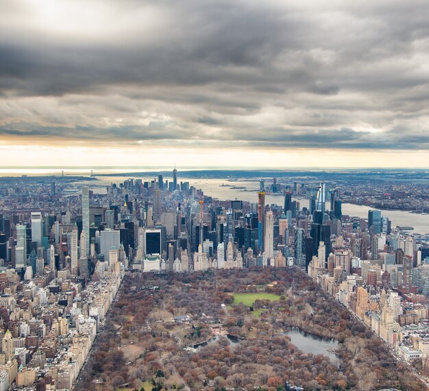 Vista aérea de Manhattan y Central Park desde helicóptero