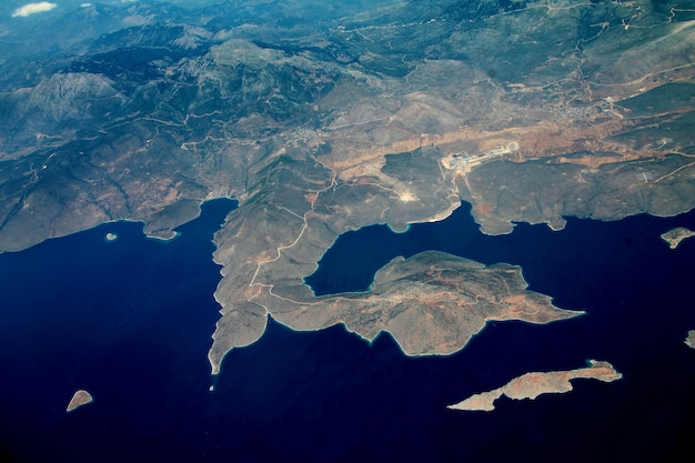 Foto vista aérea del mar y el paisaje