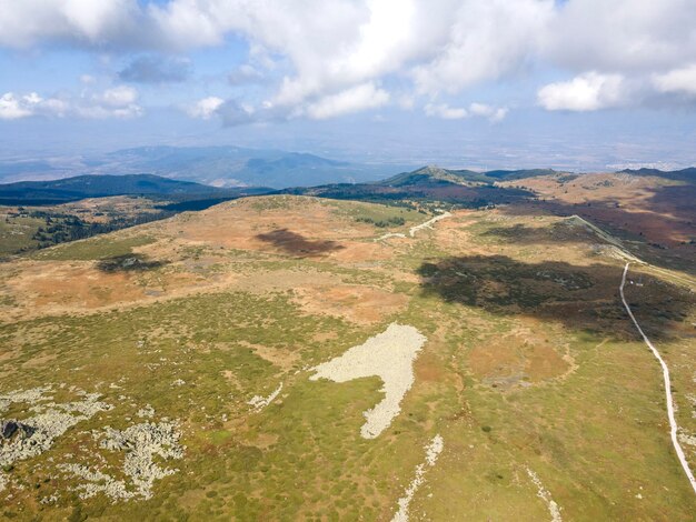 Foto vista aérea de la montaña vitosha en bulgaria