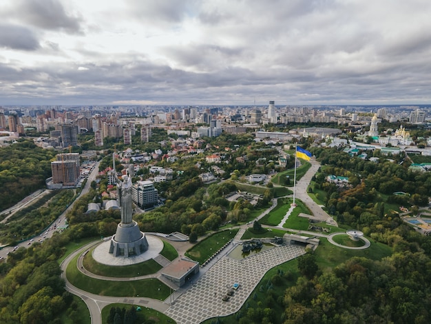 Vista aérea del monumento a la Patria en el centro de la ciudad