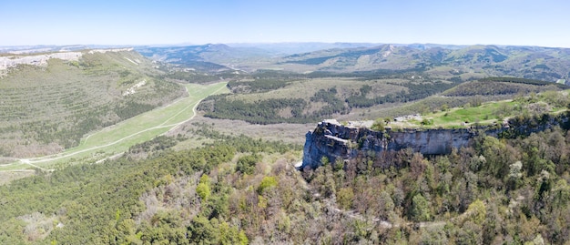 Vista aérea na fortaleza medieval Mangup Kale, na Crimeia.