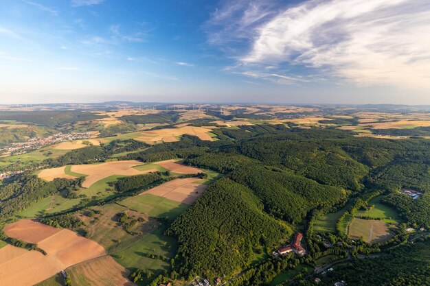 Foto vista aérea de un paisaje en alemania, renania-palatinado, cerca de bad sobernheim