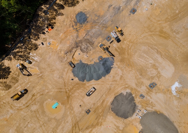 Vista aérea del paisaje de la construcción en la preparación de la obra para nueva construcción.