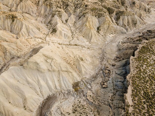 Foto vista aérea del paisaje de las montañas