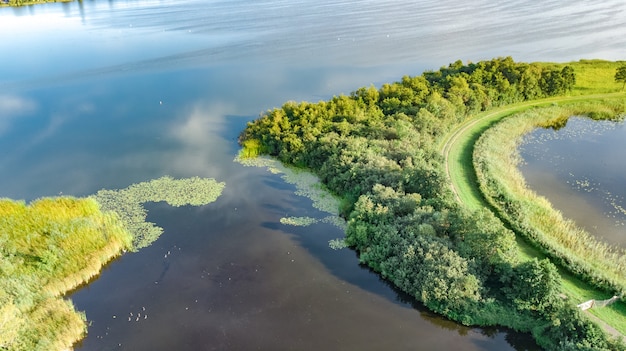 Vista aérea del paisaje del norte de Holanda, Países Bajos