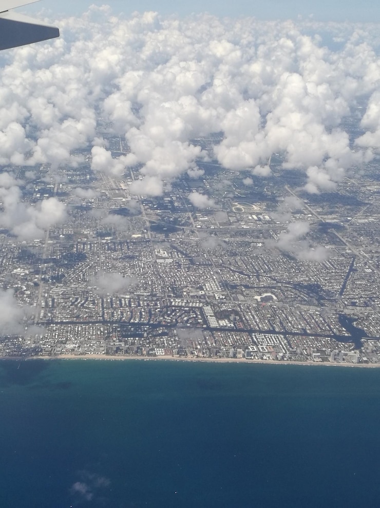 Foto vista aérea del paisaje urbano contra el cielo