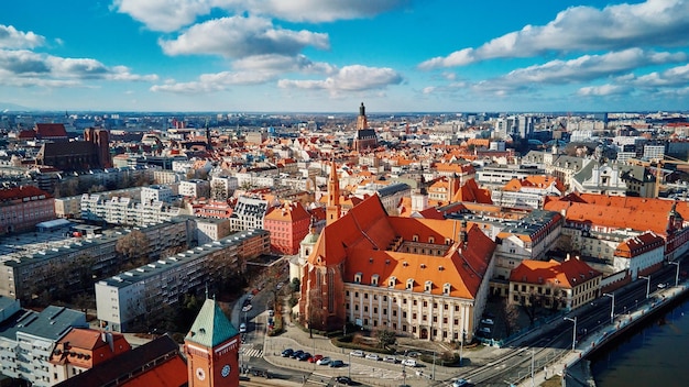 Foto vista aérea del panorama de la ciudad de wroclaw en polonia