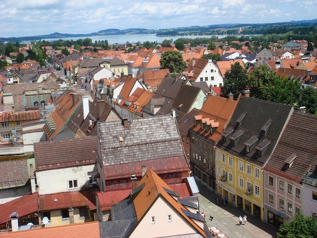 Vista aérea panorámica de la ciudad en un día de verano FussenAlemania