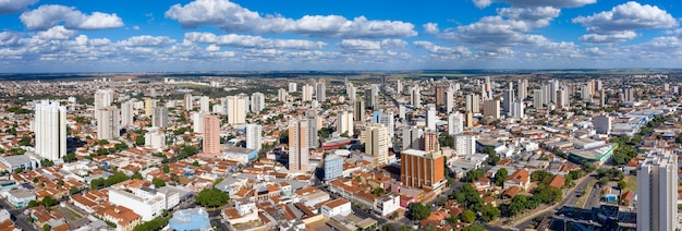 Foto vista aérea panorâmica da cidade de araçatuba