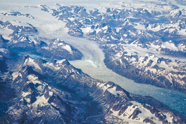 Vista aérea panorâmica das geleiras e icebergs da Groenlândia cênicas Aquecimento global e mudanças climáticas